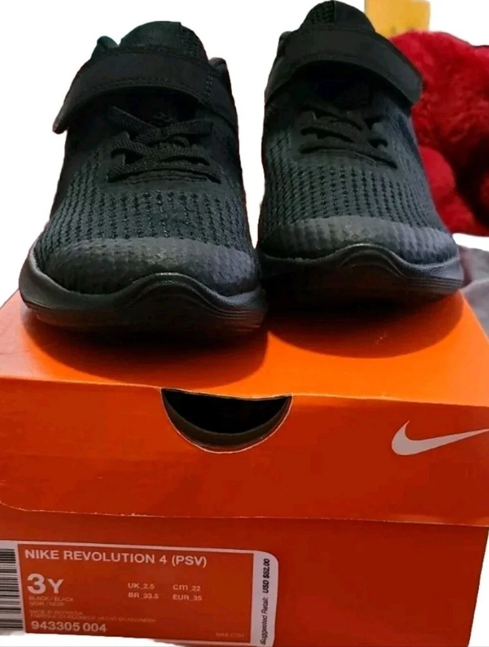 Nike Revolution 4..Sneakers . Kids Lightweight,Black,Athletic, Laces & Straps.
